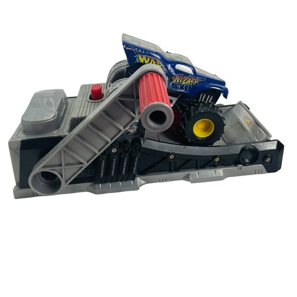 Monster Jam Silver Gray Truck Launcher Hot Wheels Vintage With 2 Trucks - Picture 11 of 16